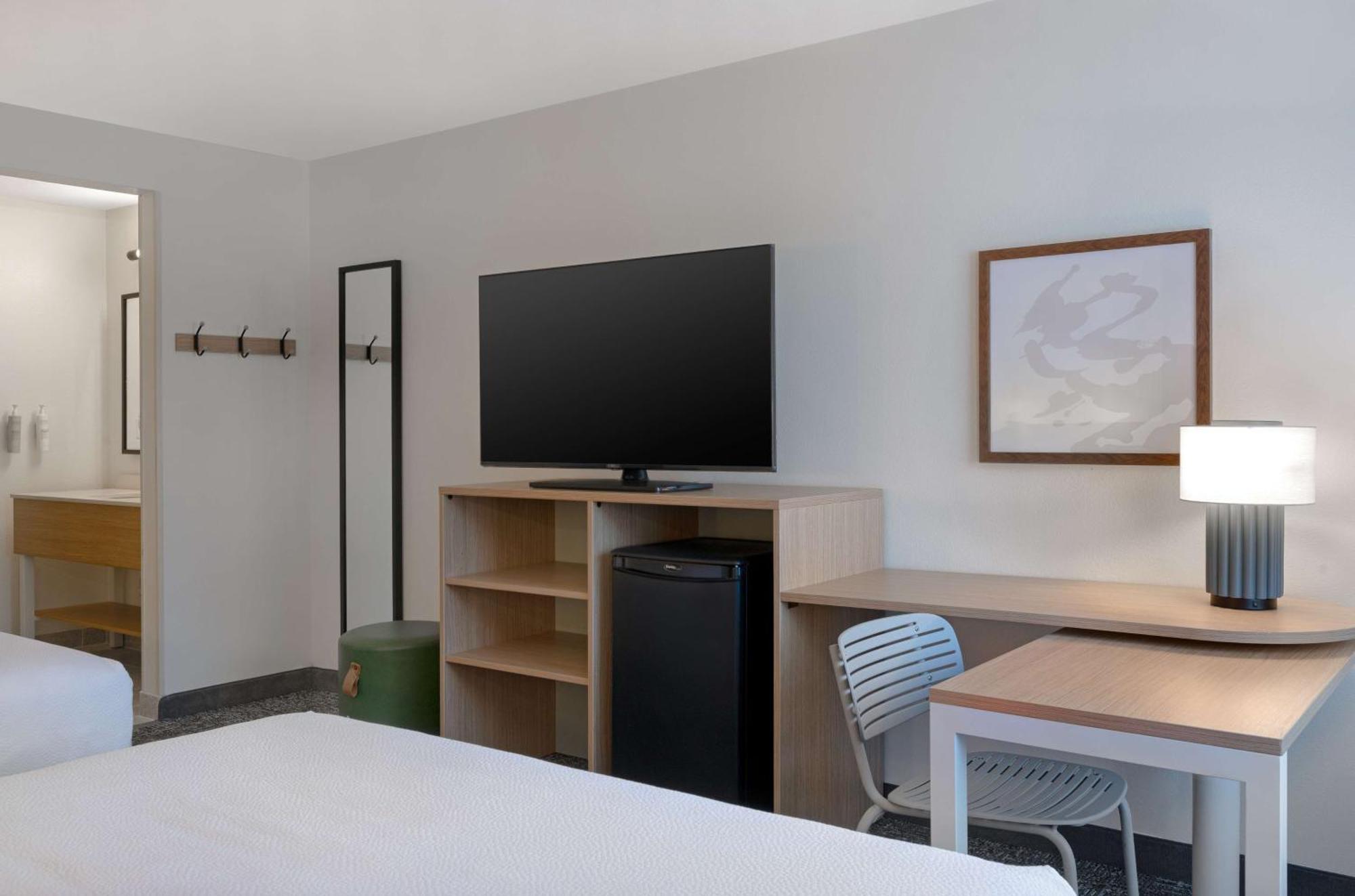 Spark By Hilton Savannah Midtown Exterior foto