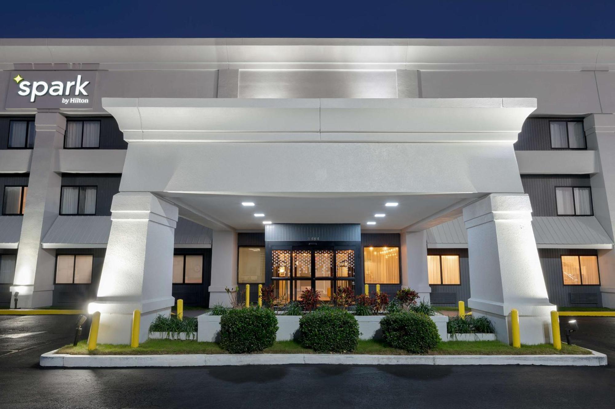 Spark By Hilton Savannah Midtown Exterior foto