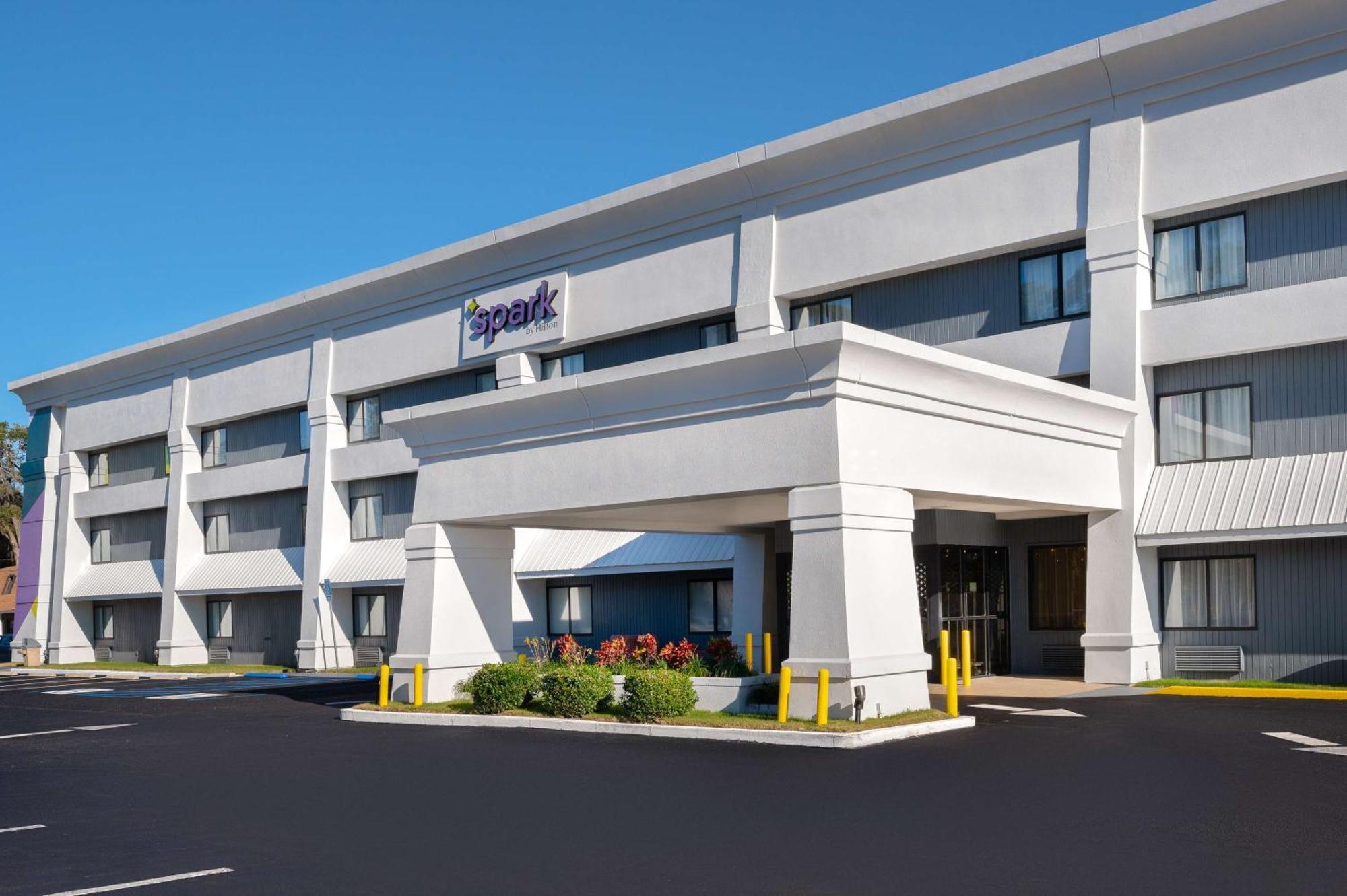 Spark By Hilton Savannah Midtown Exterior foto