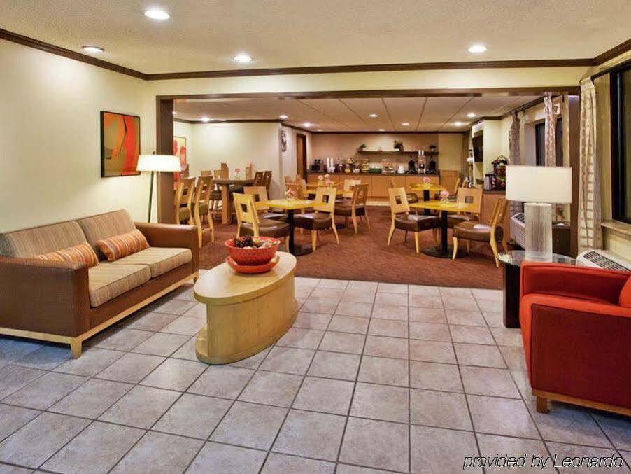 Spark By Hilton Savannah Midtown Exterior foto