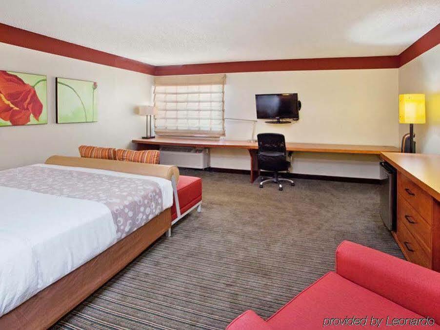 Spark By Hilton Savannah Midtown Exterior foto